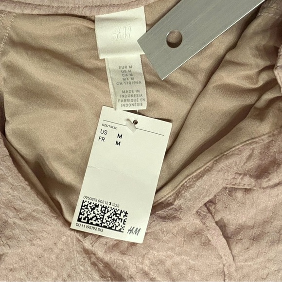 H&M Beige Shift Dress Balloon Sleeve Lined Crepe Chiffon V-neck Short sz M - Picture 8 of 9